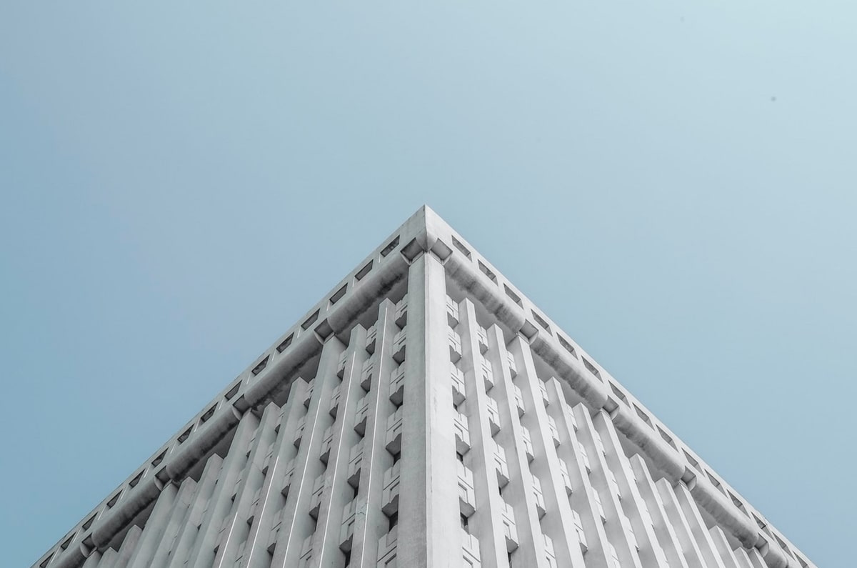 梅奔直线拉爆法拉利内斗精彩,2026F1中国大奖赛见证新王诞生,19岁小Kimi生涯首冠喜极而泣,下个月车迷将“被迫休息”