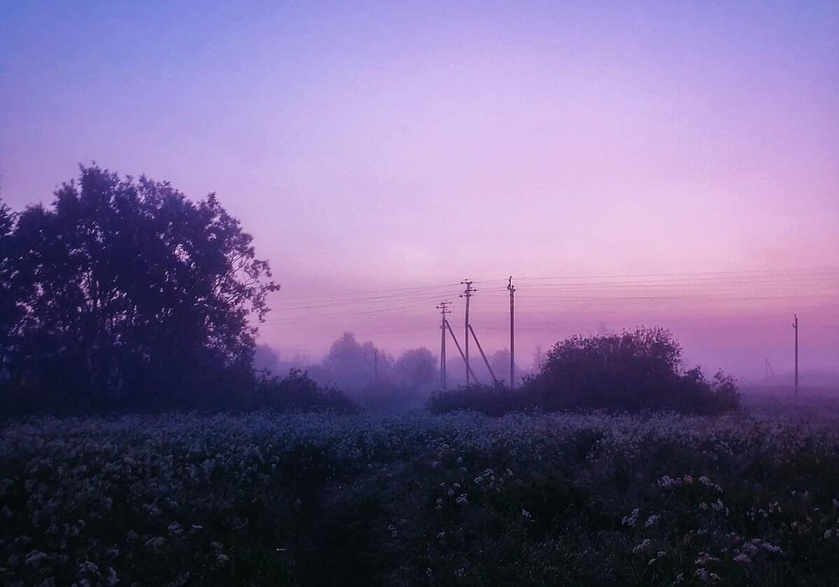 梅奔直线拉爆法拉利内斗精彩，2026F1中国大奖赛见证新王诞生，19岁小Kimi生涯首冠喜极而泣，下个月车迷将“被迫休息”